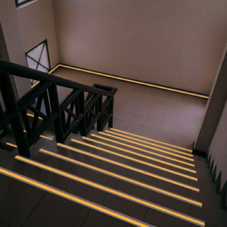 Bandă Adezivă Antiderapantă FOSFORESCENTĂ – 5 m x 50 mm, 5 culori disponibile