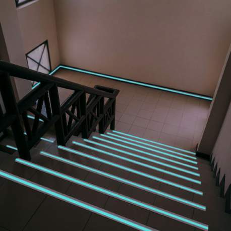 Bandă Adezivă Antiderapantă FOSFORESCENTĂ – 5 m x 50 mm, 5 culori disponibile