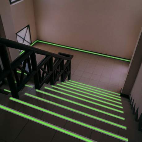 Bandă Adezivă Antiderapantă FOSFORESCENTĂ – 5 m x 50 mm, 5 culori disponibile